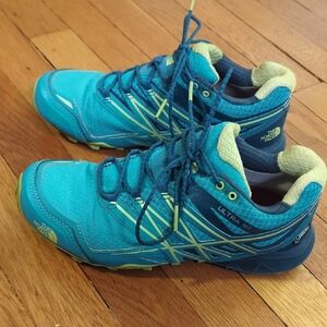 Women's The North Face Ultra MT GTX Trail Running Shoe - Women's Size 6.5